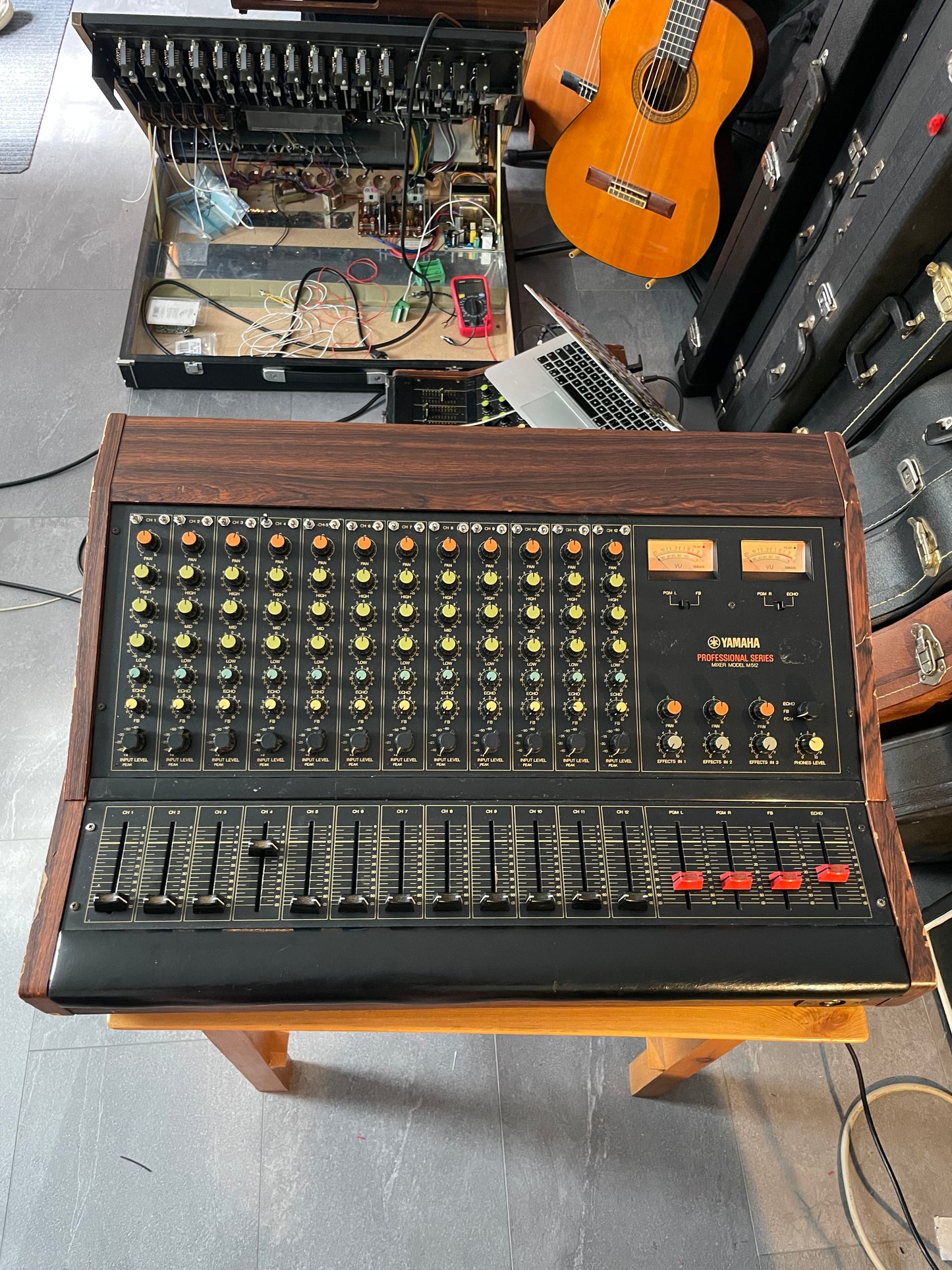 Robert's Yamaha M512