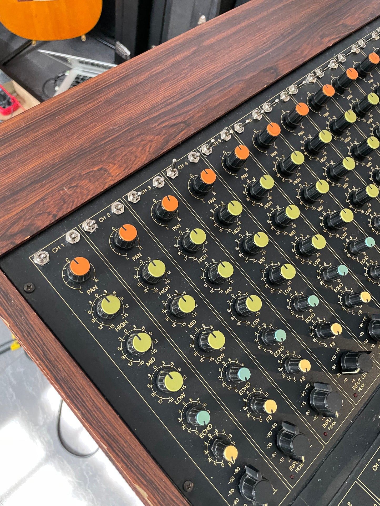 Robert's Yamaha M512