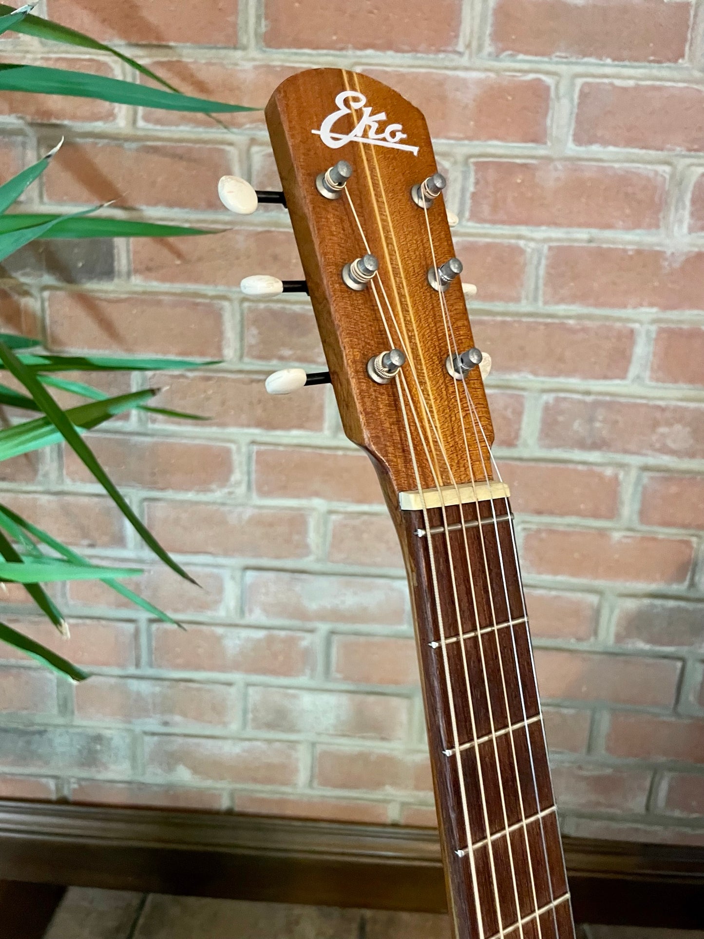 STUDIO L - 1971 EKO. Parlor Size Italian Guitar, Very Good Condition